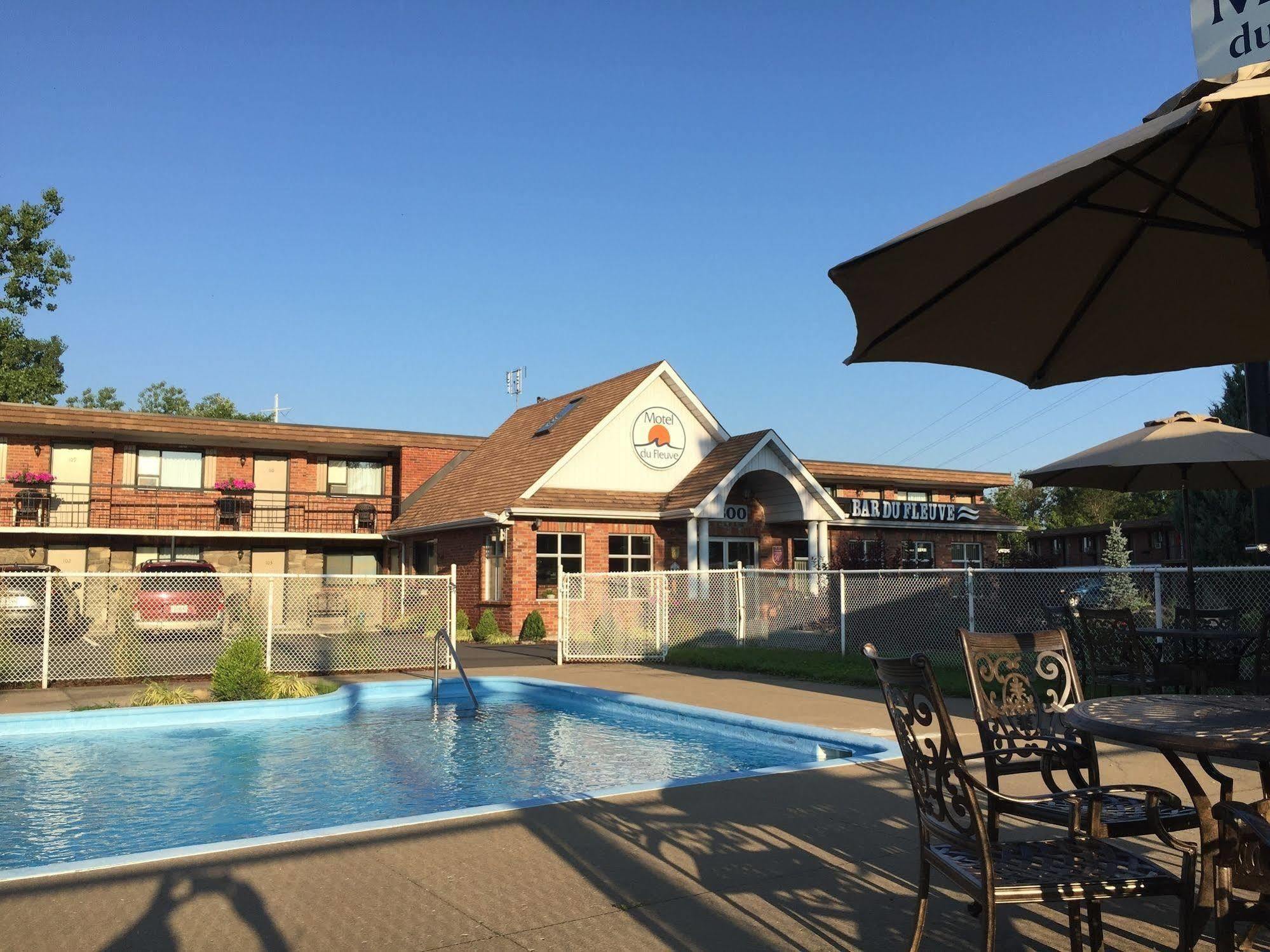 Motel Du Fleuve Brossard Exterior foto